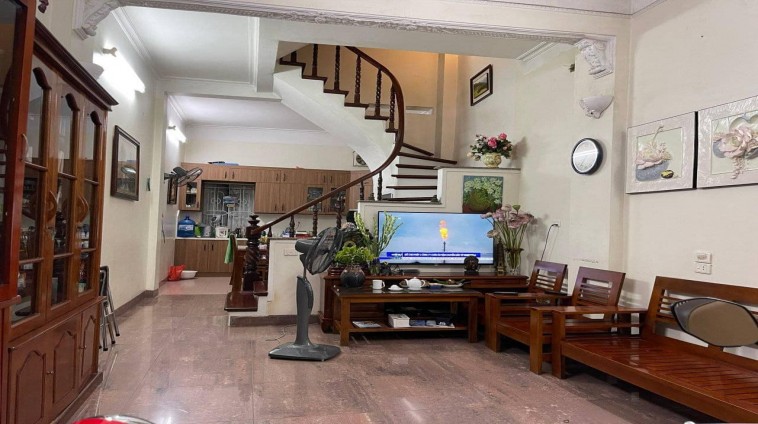Cho thuê nhà Ở HỘ GĐ, NHÓM ÍT NGƯỜI ngõ 139 Tam Trinh, DT 50m2, 5 tầng, 5PN, 13 triệu